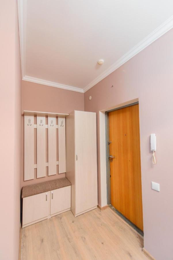 Apartmán 2-Ком Кв В Жк Куат На Абая-Масанчи 1Этаж Almaty Exteriér fotografie